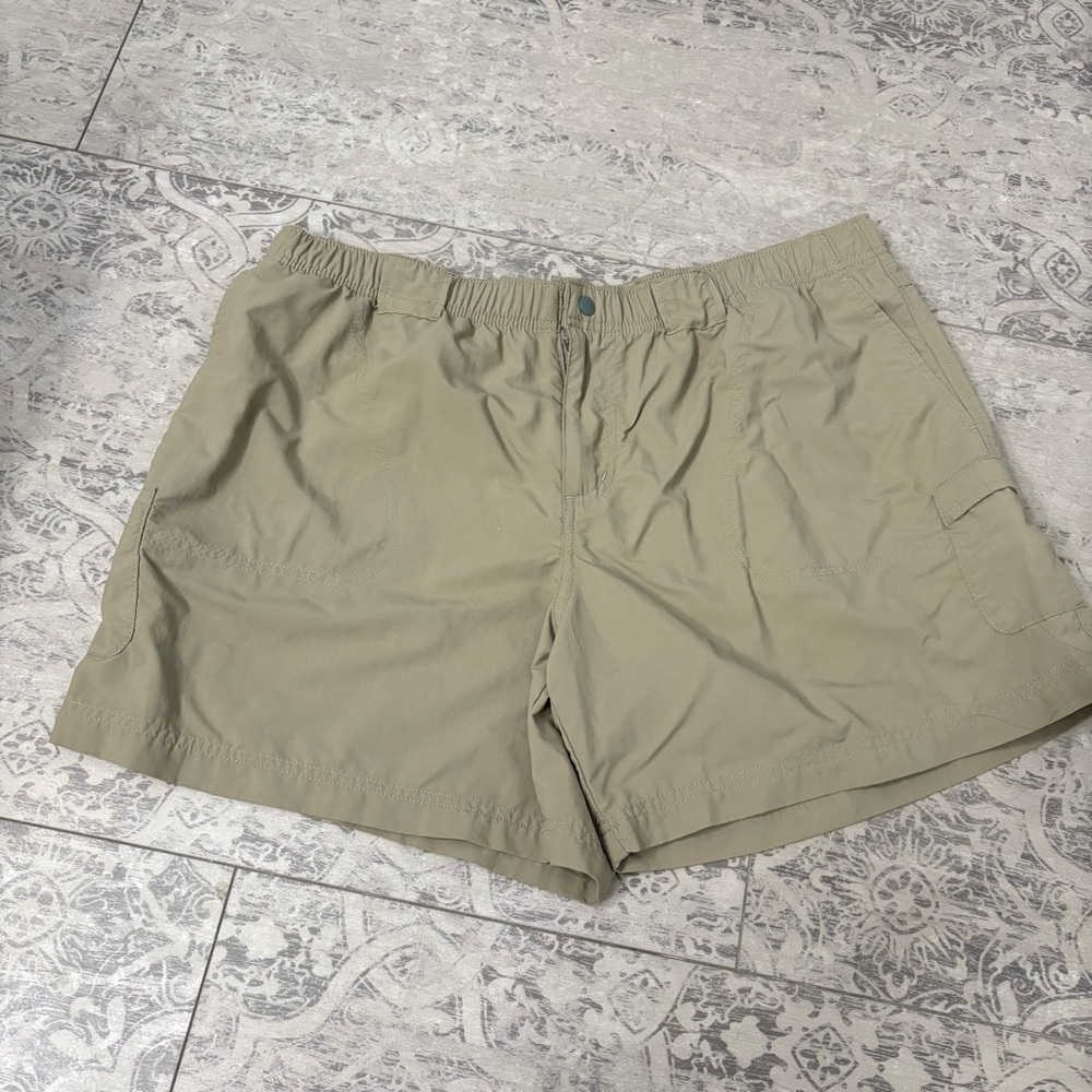Columbia Womens Active Nylon Shorts Beige Tan | SZ XL 5.5” Inseam